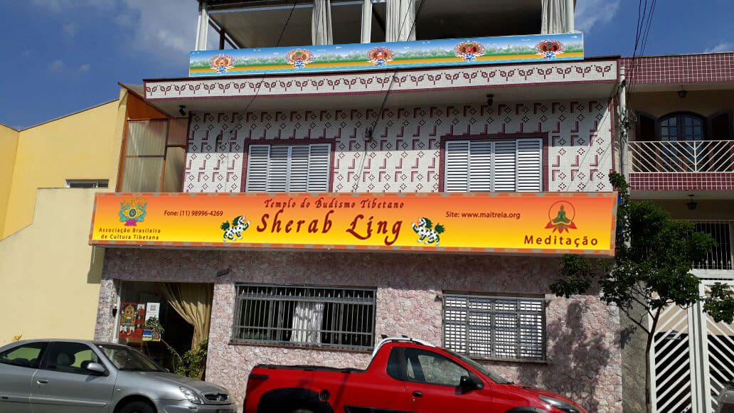 Fachada do Templo Sherab Ling